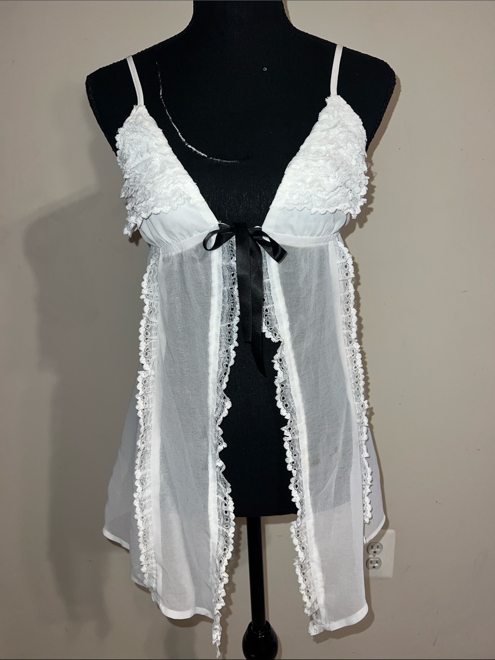 Beginning Boutique White Tie Front Tank